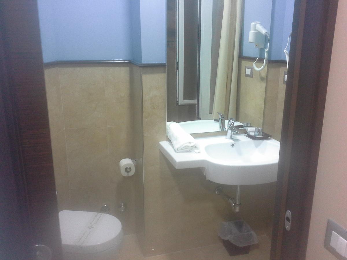 Hotel Gran Torino Rome Bagian luar foto