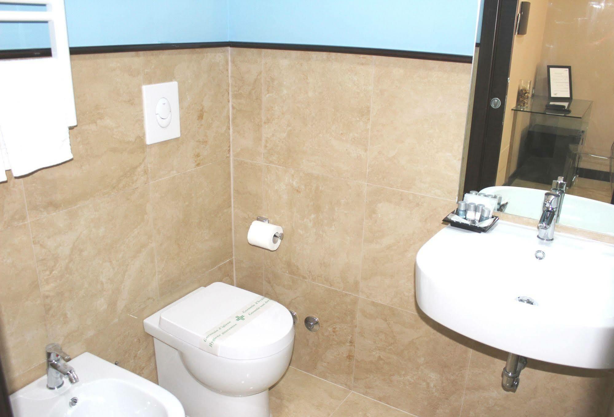 Hotel Gran Torino Rome Bagian luar foto