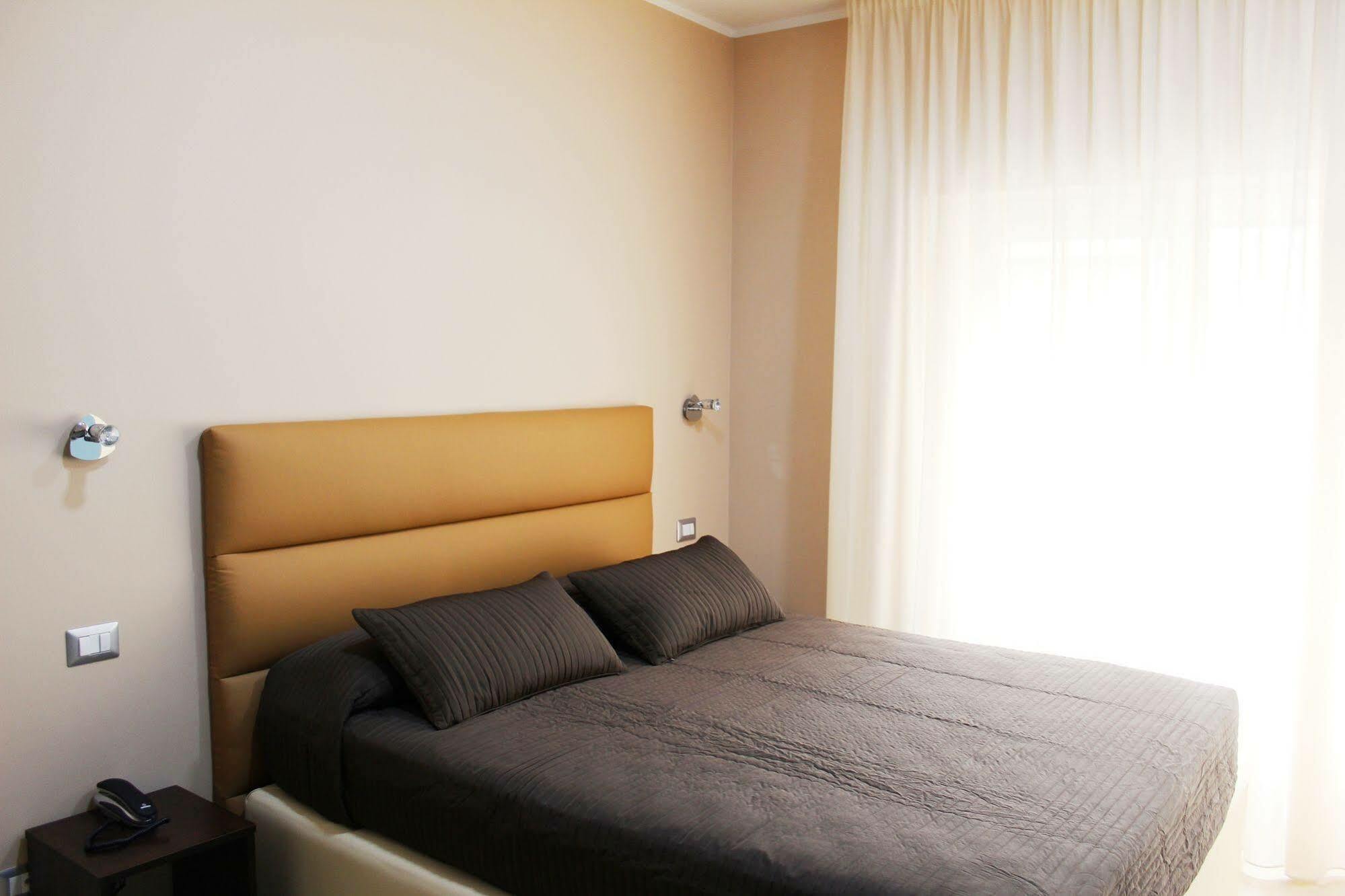Hotel Gran Torino Rome Bagian luar foto